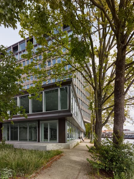 Staal-Kade Office Building Transformation